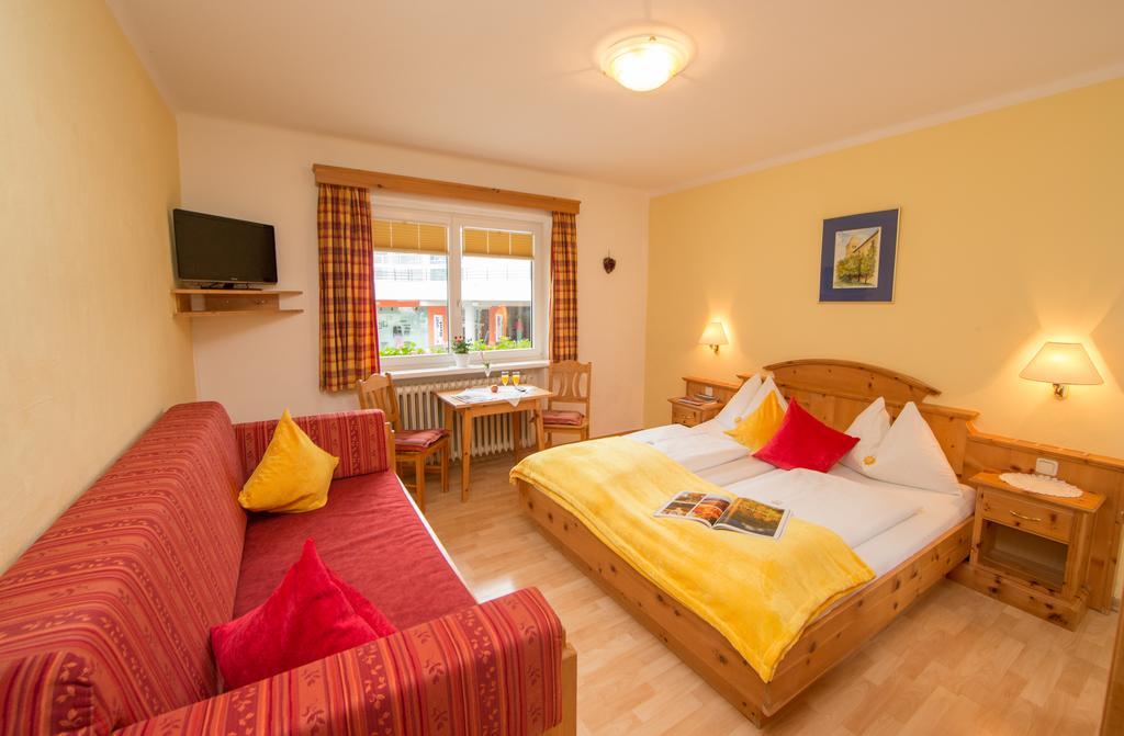Hotel Pension Hubertus Цел ам Зее Стая снимка