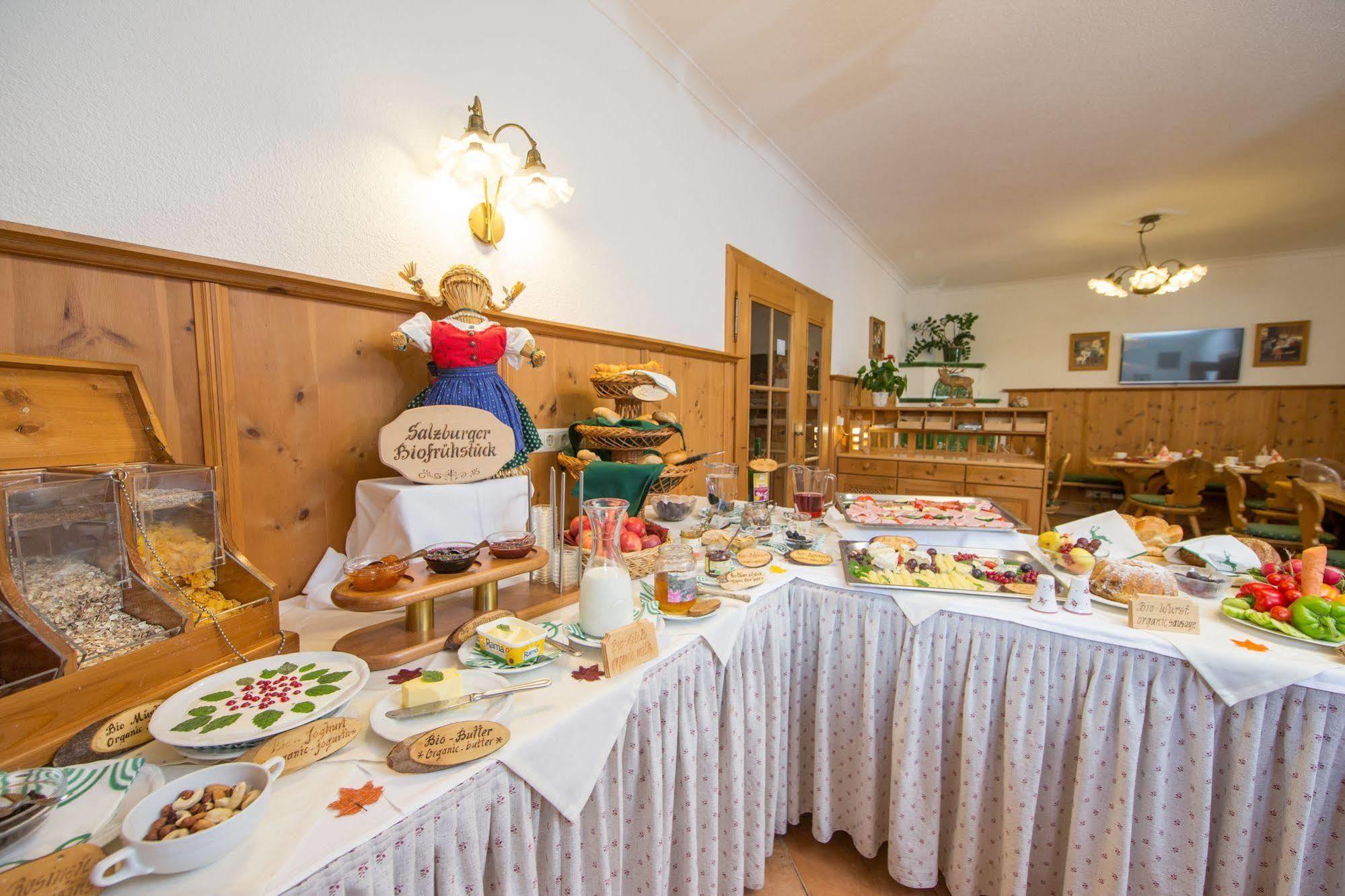 Hotel Pension Hubertus Цел ам Зее Екстериор снимка
