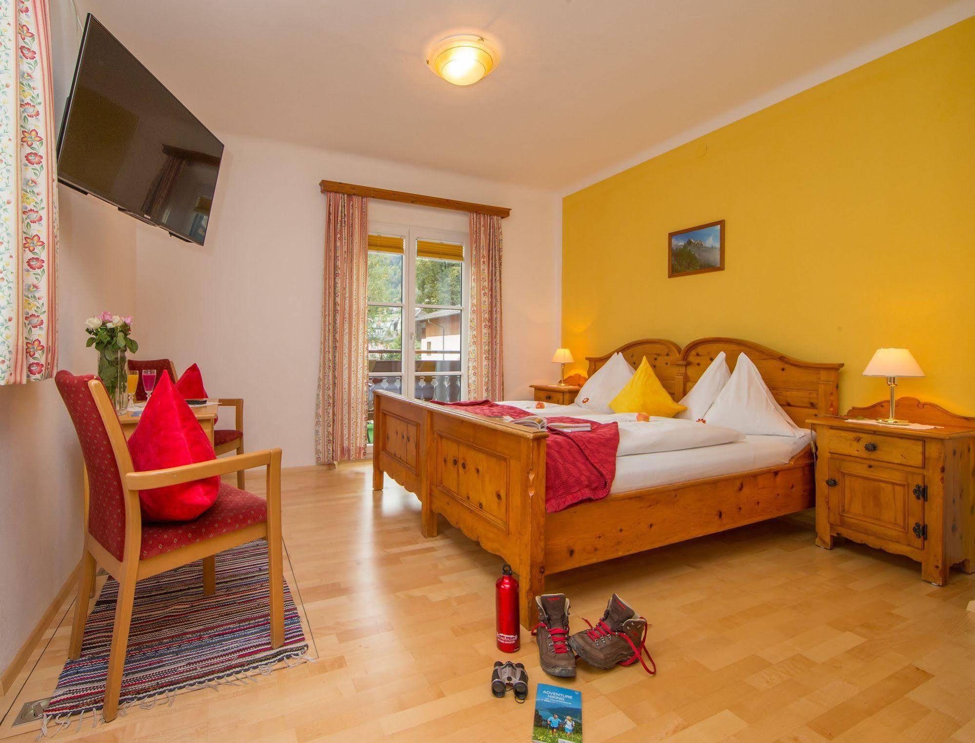 Hotel Pension Hubertus Цел ам Зее Екстериор снимка