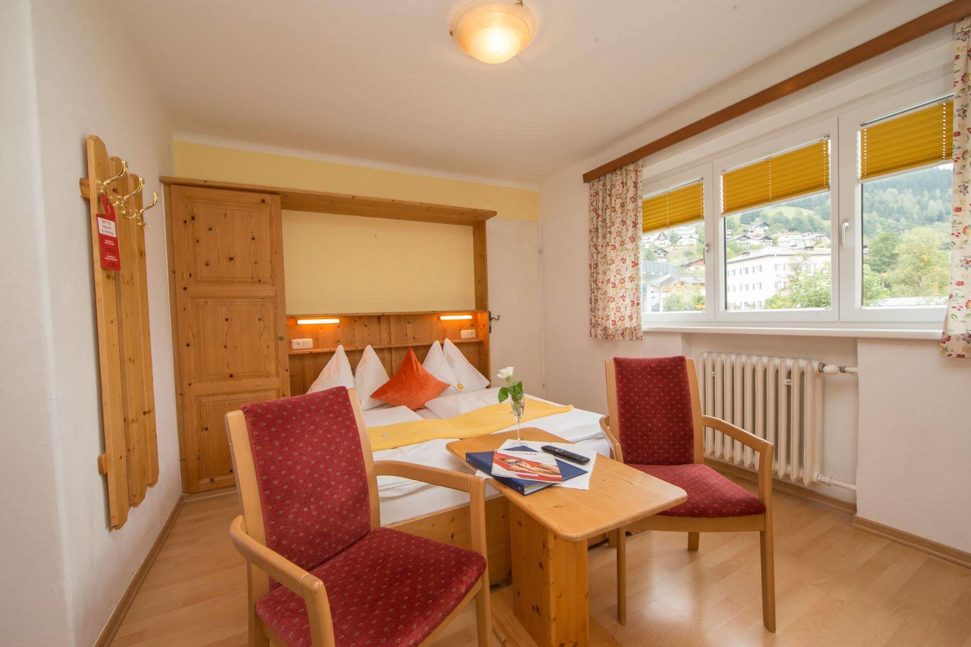 Hotel Pension Hubertus Цел ам Зее Екстериор снимка